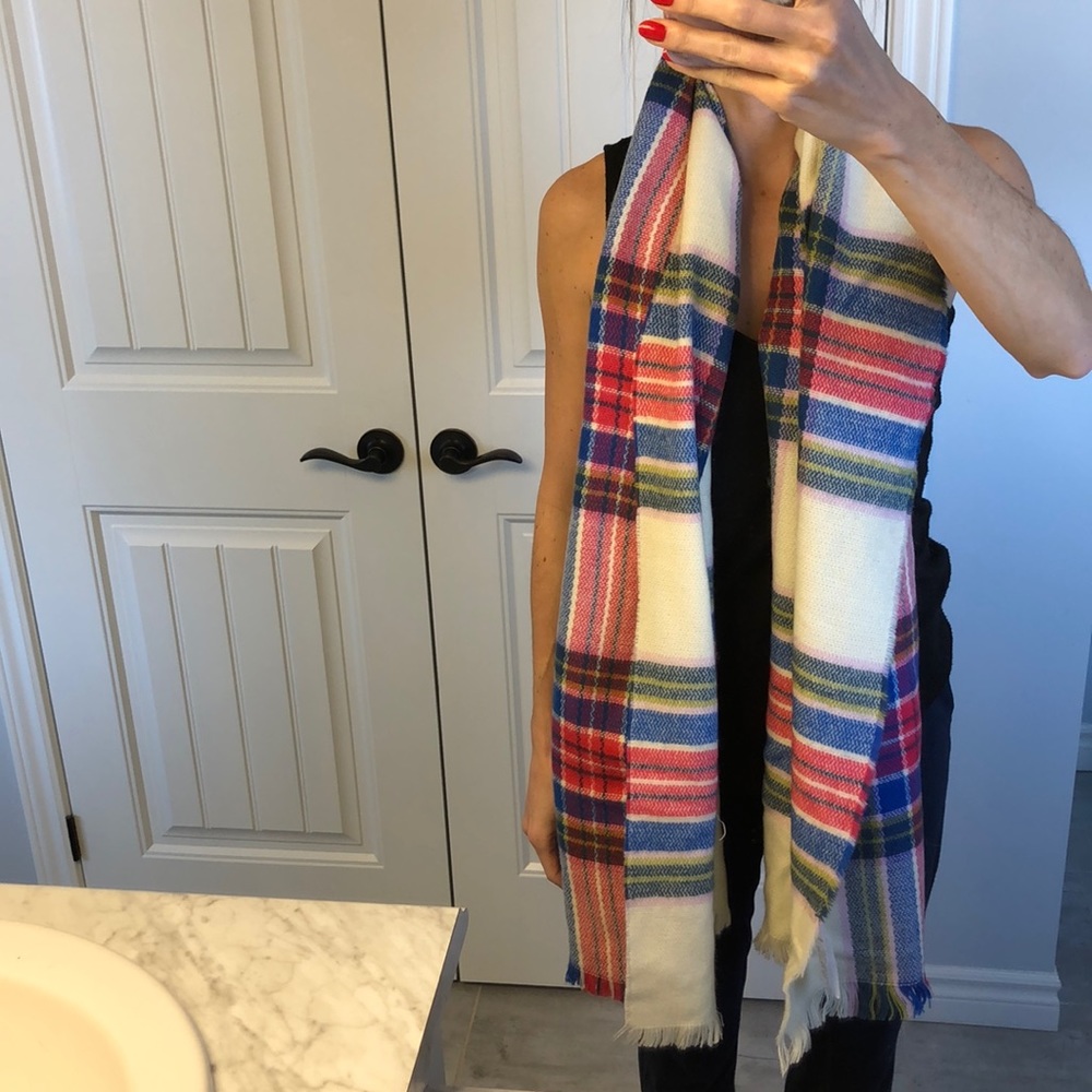 2/$30 Scarf/Wrap